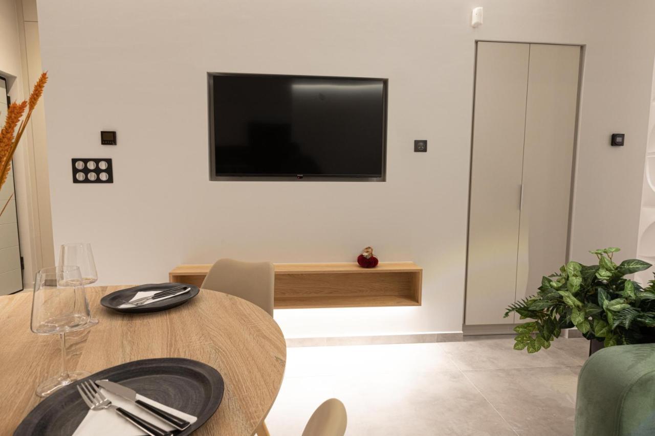 Billmar Luxury Apartment In The Center Of Гітіо Екстер'єр фото